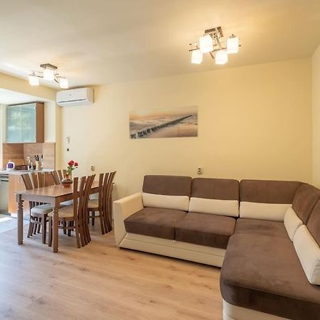 Top Location, Brand New 3 Bdrm Apt & Free Parking Sofia Exterior photo