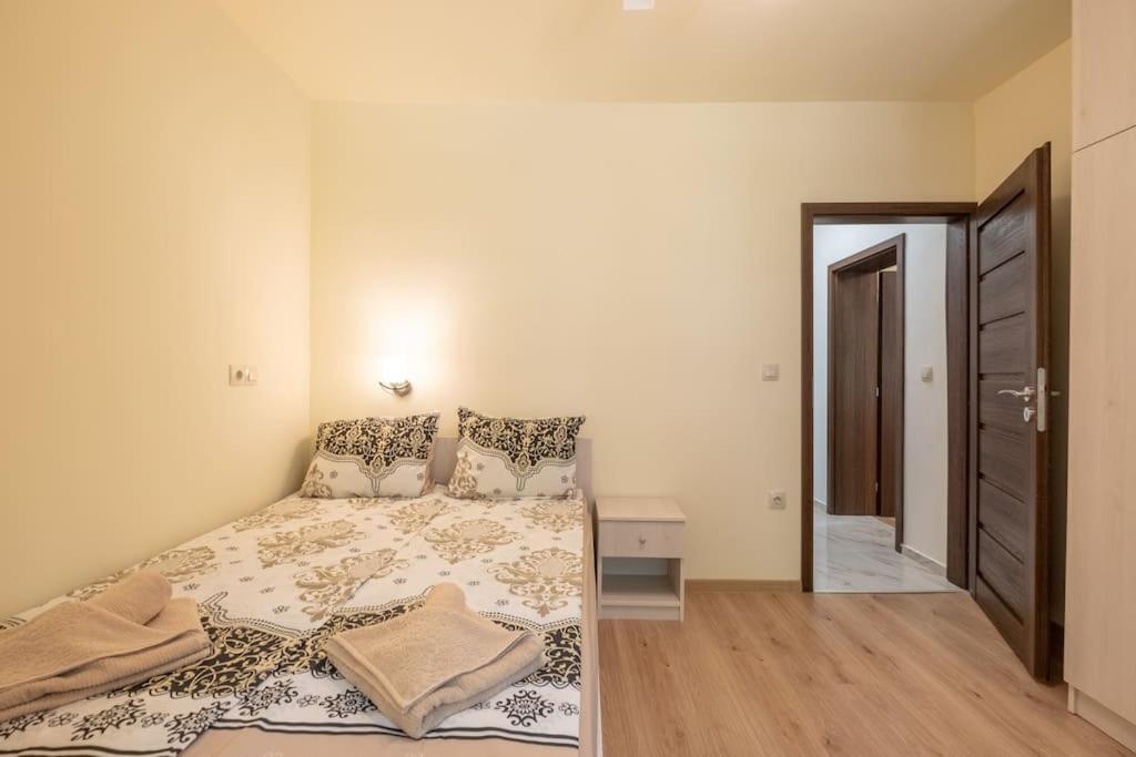 Top Location, Brand New 3 Bdrm Apt & Free Parking Sofia Exterior photo