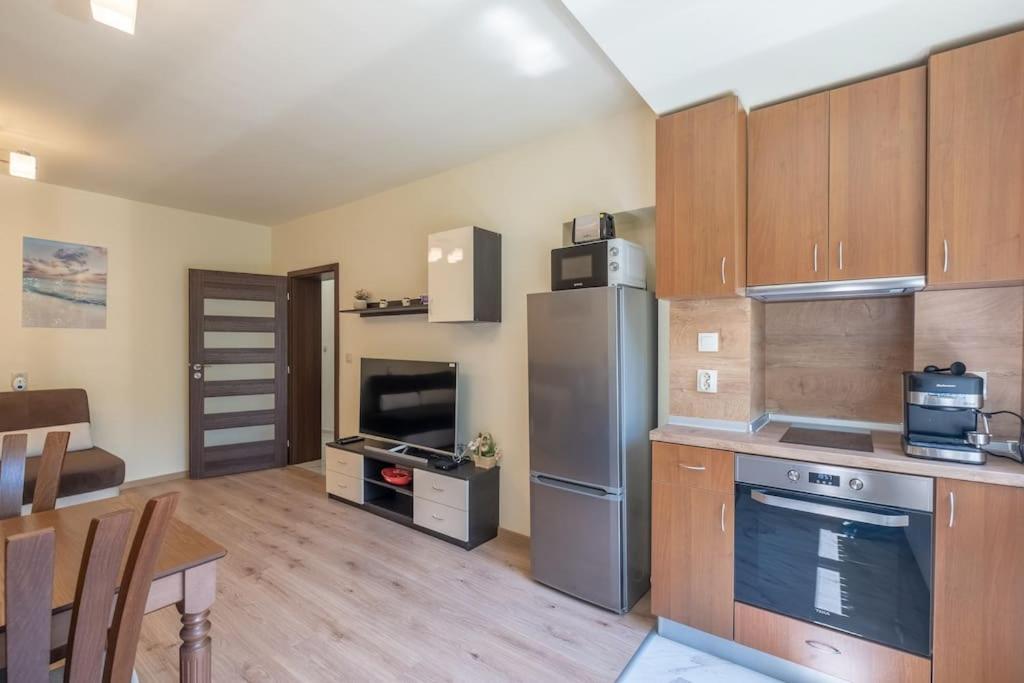 Top Location, Brand New 3 Bdrm Apt & Free Parking Sofia Exterior photo